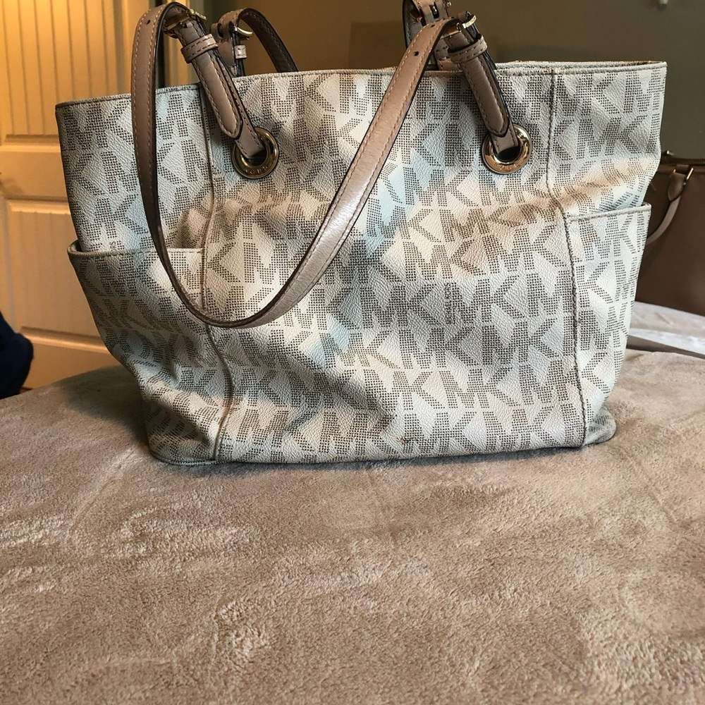 Michael Kors purse - Picture 4 of 4